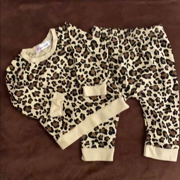 Other - 2 piece jogger, 2T